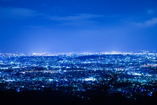 夜景に光る照明